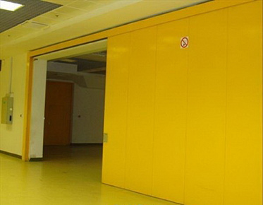 Противопожарные откатные ворота 2-го типа на парковке